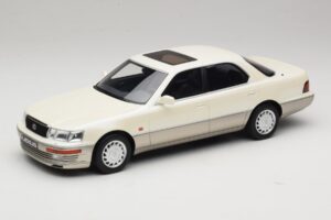 Lexus LS 400 XF10 Diamond White Pearl Otto 1:18 OT1277 Smola