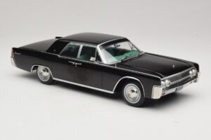 Lincoln Continental Črn KK-Scale 1:18 KKDC181483 Kovina – slika 4 od 6
