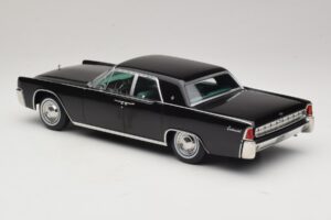 Lincoln Continental Črn KK-Scale 1:18 KKDC181483 Kovina – slika 5 od 6
