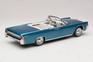 Lincoln Continental Convertible Turkizna Metalik KK-Scale 1:18 KKDC181524 Kovina – slika 3 od 7