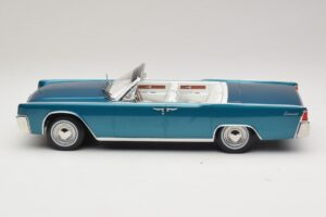 Lincoln Continental Convertible Turkizna Metalik KK-Scale 1:18 KKDC181524 Kovina – slika 4 od 7