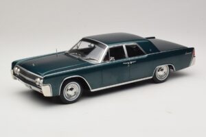 Lincoln Continental Temno Zelena Metalik Matrix Reloaded & Revolutions KK-Scale 1:18 KKDC181481 Kovina
