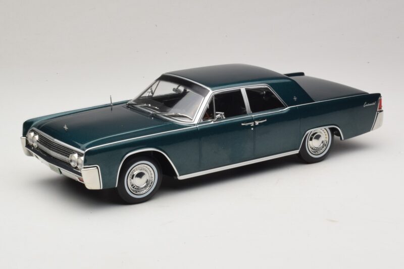Lincoln Continental Temno Zelena Metalik Matrix Reloaded & Revolutions KK-Scale 1:18 KKDC181481 Kovina