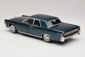 Lincoln Continental Temno Zelena Metalik Matrix Reloaded & Revolutions KK-Scale 1:18 KKDC181481 Kovina – slika 5 od 6