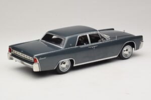 Lincoln Continental Siva Metalik Marnie KK-Scale 1:18 KKDC181482 Kovina – slika 2 od 6
