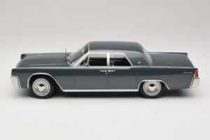 Lincoln Continental Siva Metalik Marnie KK-Scale 1:18 KKDC181482 Kovina – slika 3 od 6