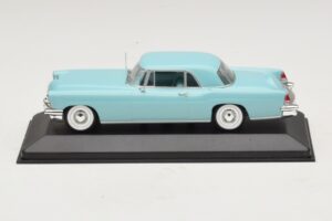 Lincoln Continental Mark II Turkizna Minichamps 1:43 Lincoln Continental Mark II Turkizna Minichamps 1:43 400082305 Kovina
