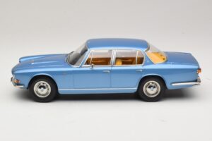 Maserati Quattroporte I Svetlo Modra Metalik KK-Scale 1:18 KKDC181514 Kovina – slika 3 od 6