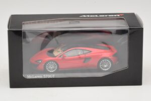 McLaren 570GT Vermillion Red Minichamps 1:43 537154522 Diecast – slika 5 od 5
