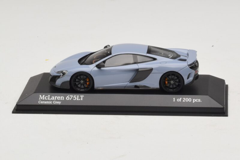 McLaren 675LT Ceramic Grey Minichamps 1:43 537154420 Kovina