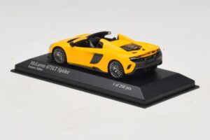 McLaren 675LT Spider Volcano Yellow Minichamps 1:43 537154430 Diecast – slika 3 od 5