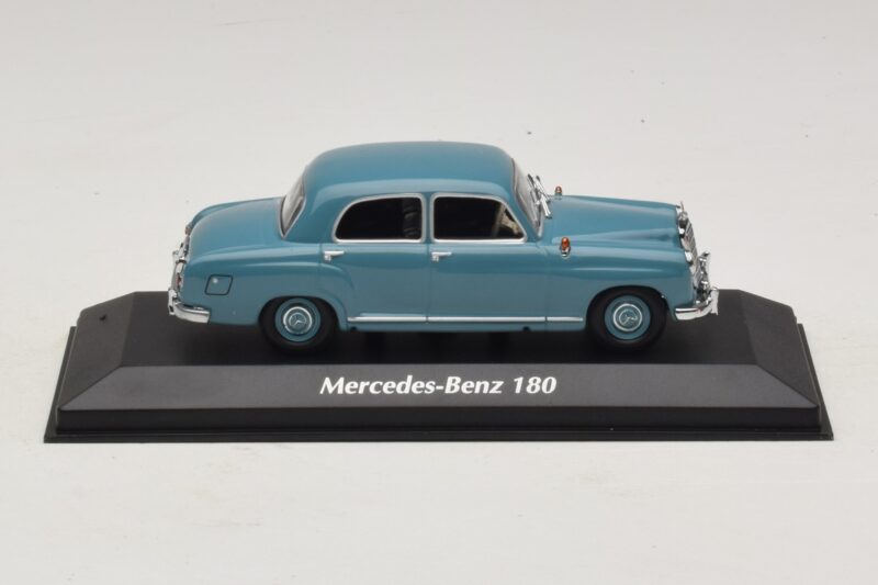 Mercedes 180 W120 Moder Maxichamps 1:43 940033102 Diecast