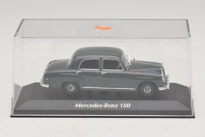 Mercedes 180 W120 Siv Maxichamps 1:43 940033100 Kovina – slika 4 od 5