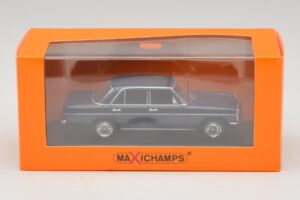 Mercedes 200D W115 Moder Maxichamps 1:43 940034000 Diecast – slika 5 od 5