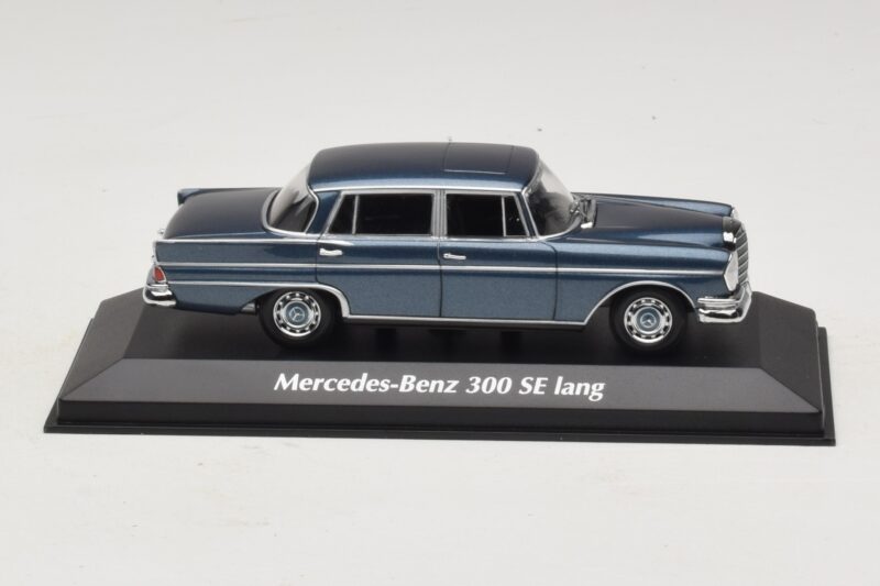 Mercedes 300 SE W112 Lang Modra Metalik Maxichamps 1:43 940035200 Kovina