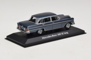 Mercedes 300 SE W112 Lang Modra Metalik Maxichamps 1:43 940035200 Kovina – slika 2 od 5