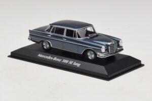 Mercedes 300 SE W112 Lang Modra Metalik Maxichamps 1:43 940035200 Kovina – slika 3 od 5