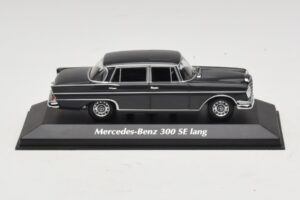 Mercedes 300 SE W112 Lang Temno Siv Maxichamps 1:43 940035201 Diecast