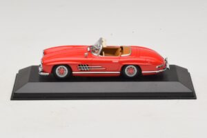 Mercedes 300 SL W198 Rdeč Z Rjavo Notranjostjo Minichamps 1:43 MB009 Diecast