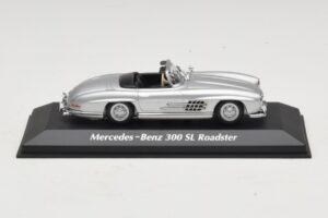 Mercedes 300 SL W198 Roadster Srebrn Maxichamps 1:43 Mercedes 300 SL W198 Roadster Srebrn Maxichamps 1:43 940039030 Diecast