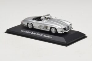 Mercedes 300 SL W198 Roadster Srebrn Maxichamps 1:43 940039030 Diecast – slika 3 od 5