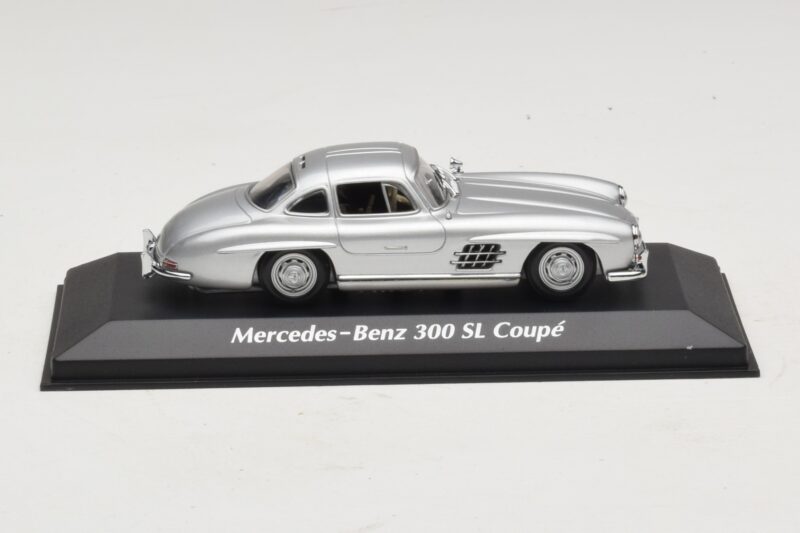 Mercedes 300 SL W198 Srebrn Maxichamps 1:43 940039000 Kovina