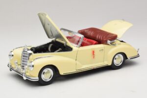 Mercedes 300S Kremna Maisto 1:18 31806 Kovina – slika 2 od 8