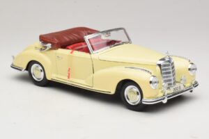 Mercedes 300S Kremna Maisto 1:18 31806 Kovina – slika 6 od 8