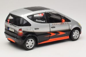 Mercedes A-Class W168 D. Coulthard Srebrna Maisto 1:18 35841 Kovina – slika 3 od 8