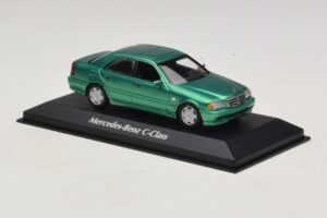 Mercedes C-Class W202 Zelena Metalik Maxichamps 1:43 940037061 Diecast – slika 3 od 5