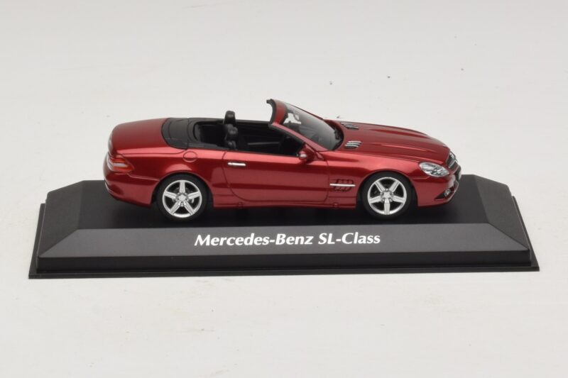 Mercedes SL R230 Rdeča Metalik Maxichamps 1:43 940037530 Diecast