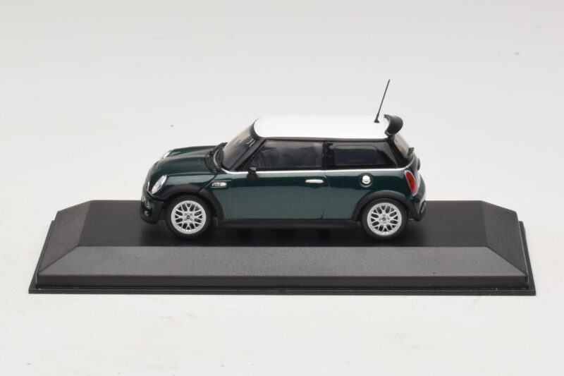 Mini Cooper One R50 Aero Green Z Belo Streho Minichamps 1:43 MINI011 Kovina
