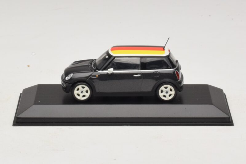 Mini Cooper One R50 Zelen Z Nemško Zastavo Minichamps 1:43 MINI033 Kovina