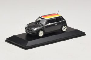 Mini Cooper One R50 Zelen Z Nemško Zastavo Minichamps 1:43 MINI033 Kovina – slika 2 od 5