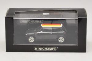 Mini Cooper One R50 Zelen Z Nemško Zastavo Minichamps 1:43 MINI033 Kovina – slika 5 od 5