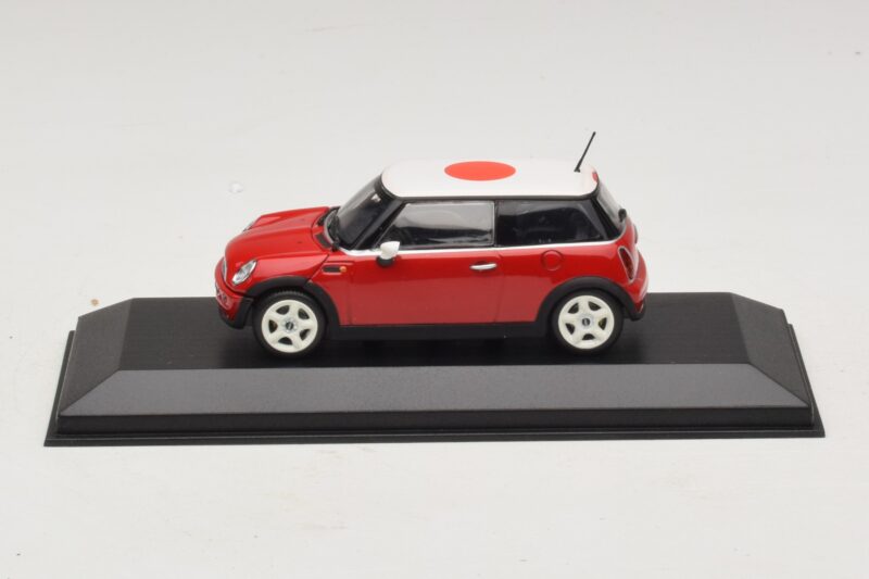 Mini Cooper One R50 Rdeč Z Japonsko Zastavo Minichamps 1:43 MINI034 Kovina