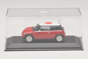 Mini Cooper One R50 Rdeč Z Japonsko Zastavo Minichamps 1:43 MINI034 Kovina – slika 4 od 5
