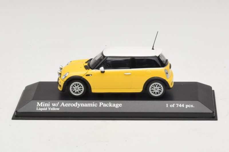 Mini Cooper One R50 z Aero Paketom Rumen Minichamps 1:43 431138274 Diecast