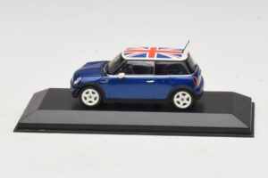 Mini Cooper S R53 Moder Z Britansko Zastavo Minichamps 1:43 Mini Cooper S R53 Moder Z Britansko Zastavo Minichamps 1:43 MINI026 Diecast