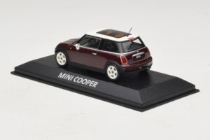 Mini Cooper S R53 Temno Rdeč S Panoramsko Streho Minichamps 1:43 MINI019 Diecast – slika 3 od 4