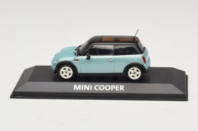 Mini Cooper S R53 Svetlo Moder Metalik S Črno Streho Minichamps 1:43 MINI030 Diecast