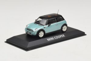 Mini Cooper S R53 Svetlo Moder Metalik S Črno Streho Minichamps 1:43 MINI030 Diecast – slika 2 od 4