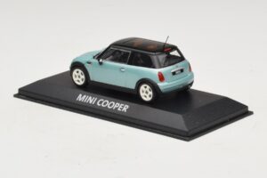 Mini Cooper S R53 Svetlo Moder Metalik S Črno Streho Minichamps 1:43 MINI030 Diecast – slika 3 od 4