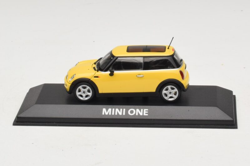 Mini Cooper S R53 Liquid Yellow S Panoramsko Streho Minichamps 1:43 MINI013 Kovina