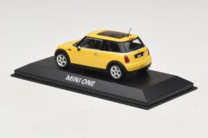Mini Cooper S R53 Liquid Yellow S Panoramsko Streho Minichamps 1:43 MINI013 Kovina – slika 3 od 4