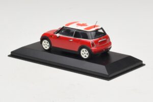 Mini Cooper S R53 Rdeč S Kanadsko Zastavo Minichamps 1:43 MINI017 Diecast – slika 3 od 5