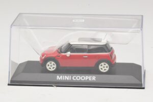 Mini Cooper S R53 Rdeč S Panoramsko Streho Minichamps 1:43 MINI024 Diecast – slika 4 od 5