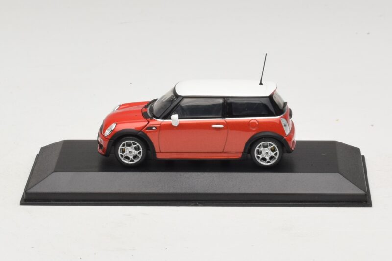 Mini Cooper S R53 Rdeč Z Belo Streho Minichamps 1:43 MINI025 Diecast
