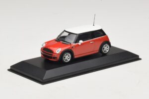 Mini Cooper S R53 Rdeč Z Belo Streho Minichamps 1:43 MINI025 Diecast – slika 2 od 5