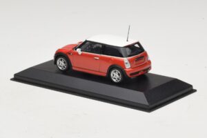Mini Cooper S R53 Rdeč Z Belo Streho Minichamps 1:43 MINI025 Diecast – slika 3 od 5